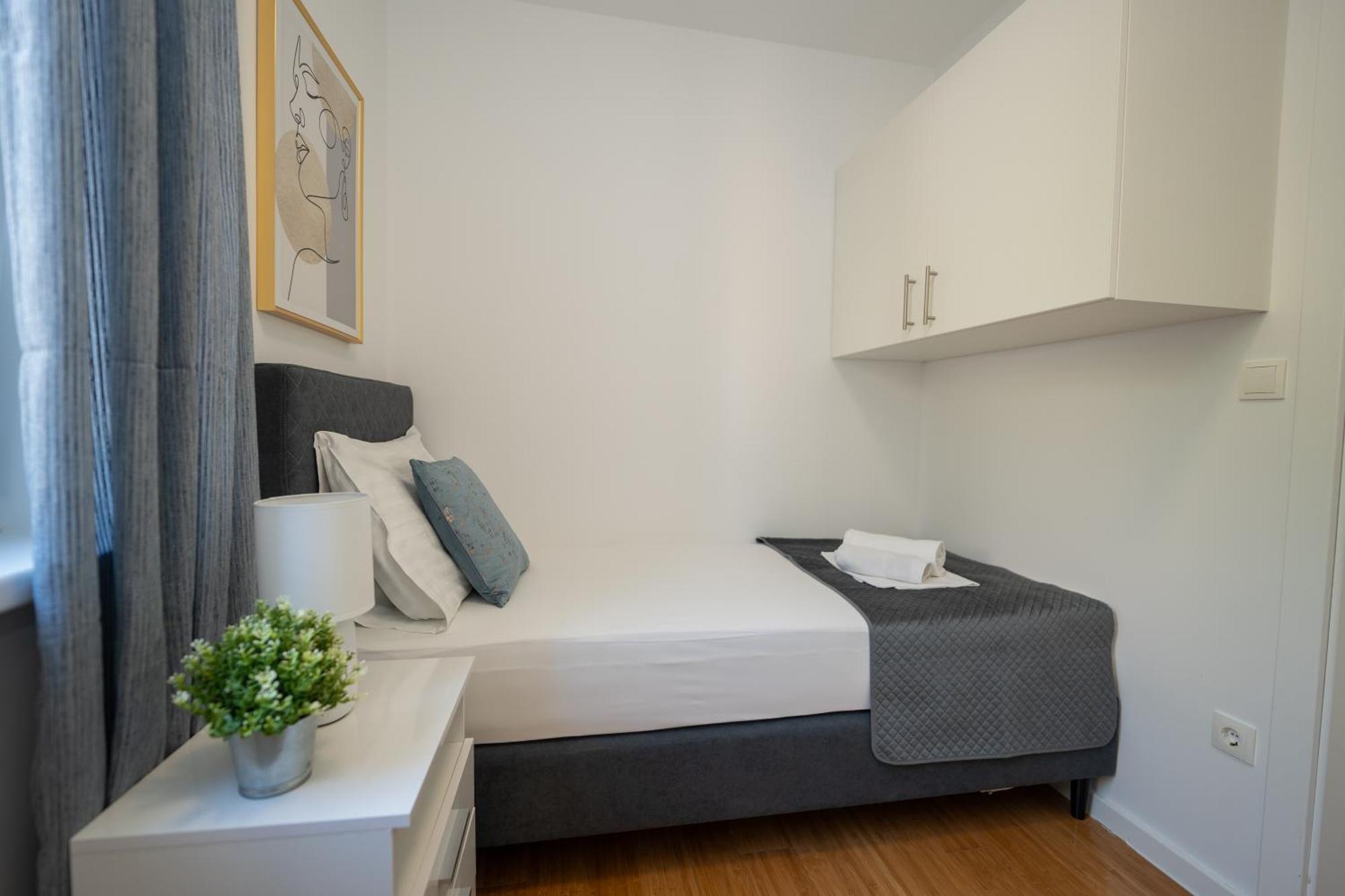 Apartment Funtastic With Private Pool 诺瓦利娅 外观 照片